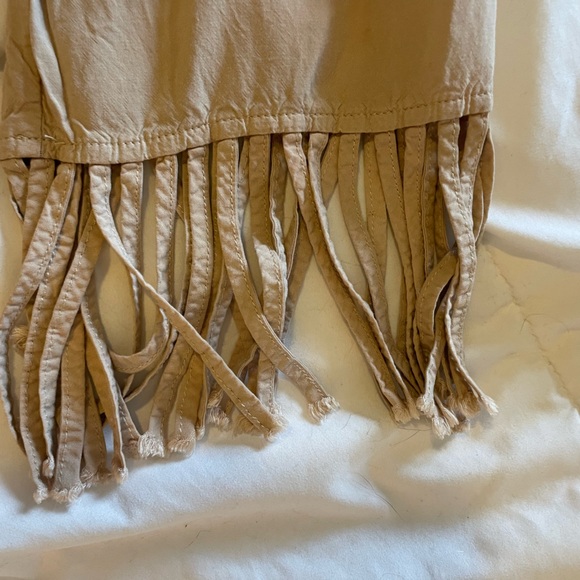 Easel fringe rayon top with fringe hem and cuffs size L in taupe - Picture 8 of 12